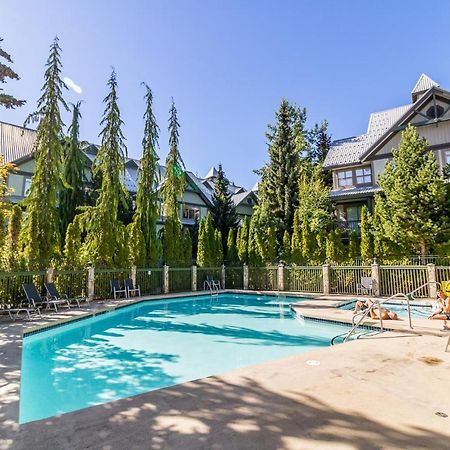 Апарт отель Northstar Уистлер Экстерьер фото